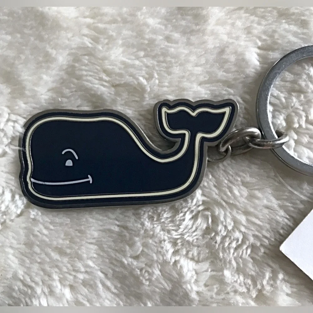 Vineyard Vines RARE (discontinued) Whale Enameled Keychain